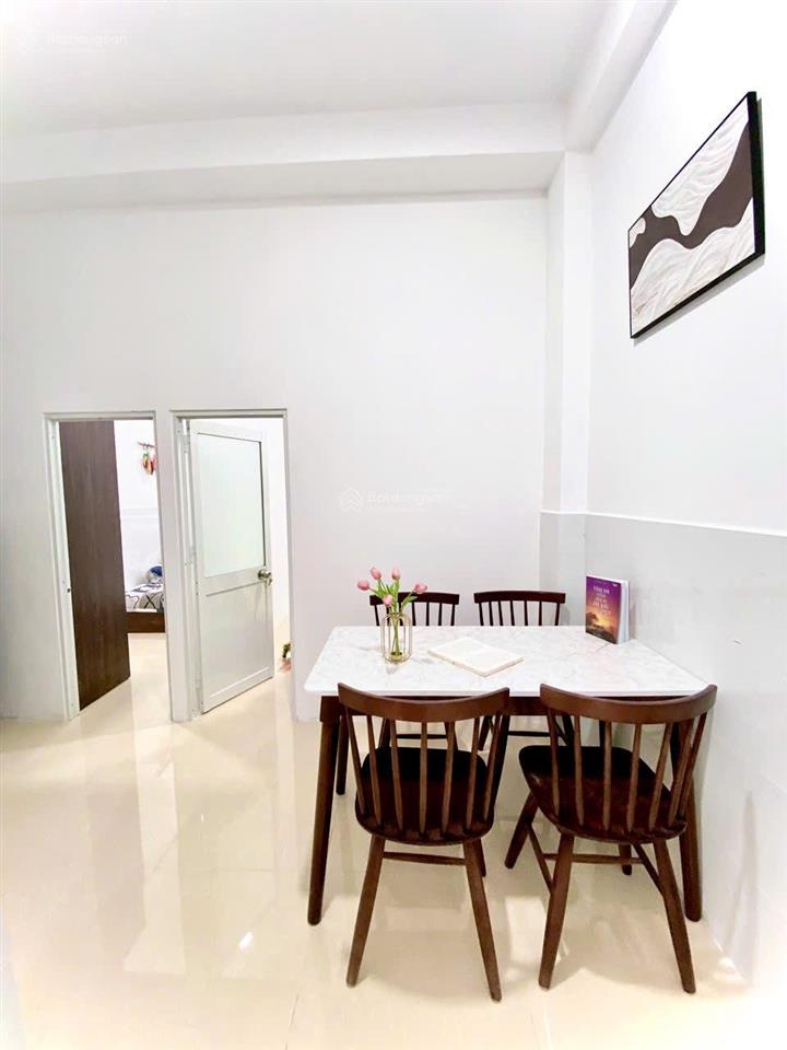 Căn hộ 2pnban côngmáy giặt riêng4ng4xe ngay pullman,bùi viện,đh hoa sen,văn lang,đh mở,hub q1