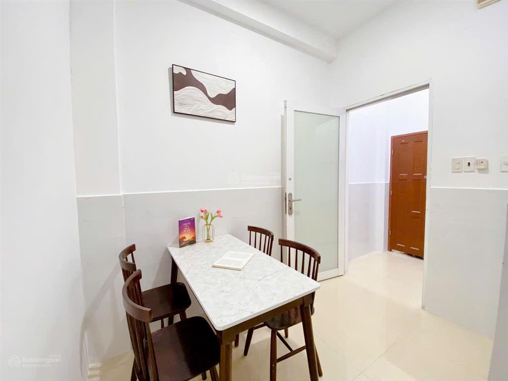 Căn hộ 2pnban côngmáy giặt riêng4ng4xe ngay pullman,bùi viện,đh hoa sen,văn lang,đh mở,hub q1