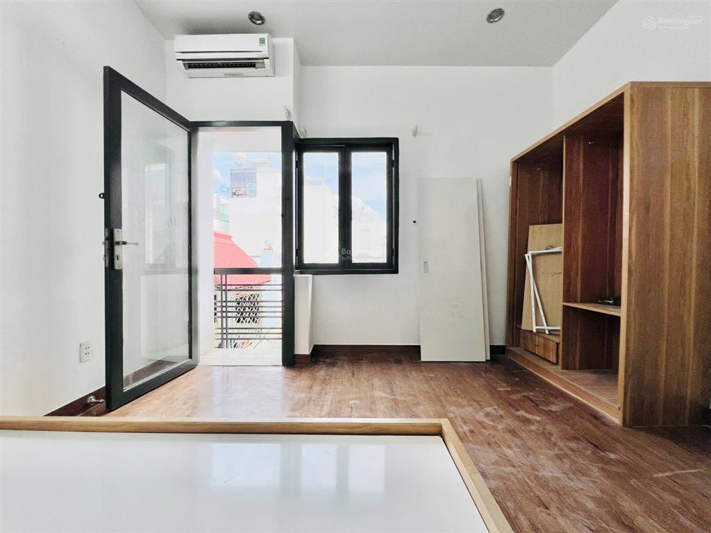 Studio ban công full nt tách bếp giá cả sv ngay cầu lê văn sỹ, khu trần quang diệu, bờ kè q3
