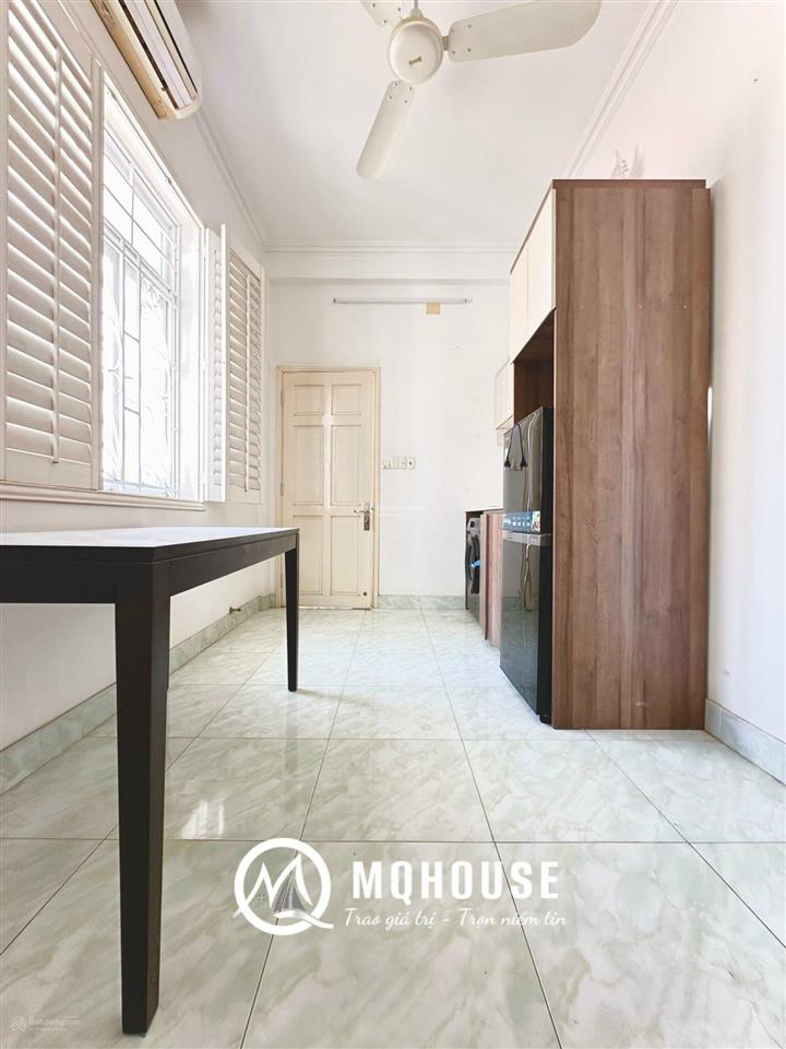 Căn hộ 1pn ban công máy giặt riêng dt 50m2 ngay vòng xoay dân chủ, ga sg, hà đô, cầu lê văn sỹ q3