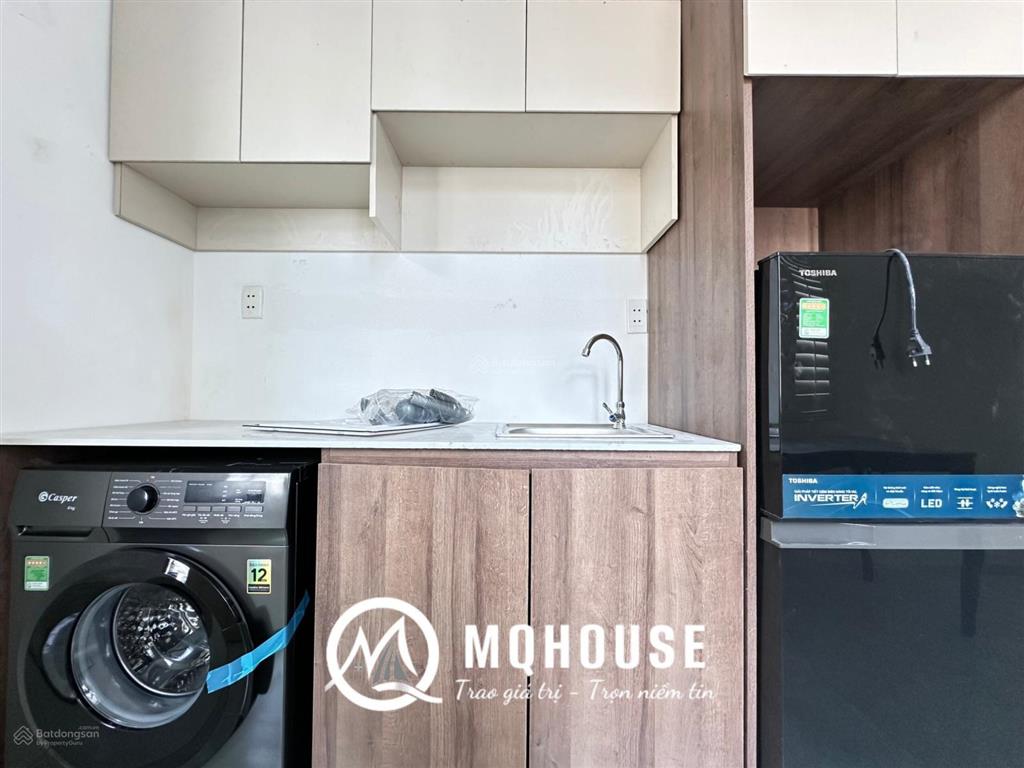 Căn hộ 1pn ban công máy giặt riêng dt 50m2 ngay vòng xoay dân chủ, ga sg, hà đô, cầu lê văn sỹ q3