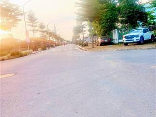 Còn sót lại lô đất trục chính khu đấu giá huỳnh cung  đại thanh . dt  79m , mt  6m.