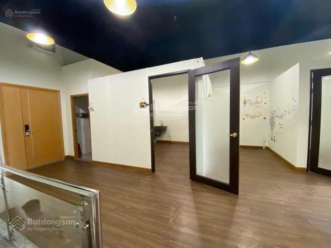 Cho thuê shophouse sarimi 3 tầng giá 90 triệu/tháng.  0906 661 *** em vương