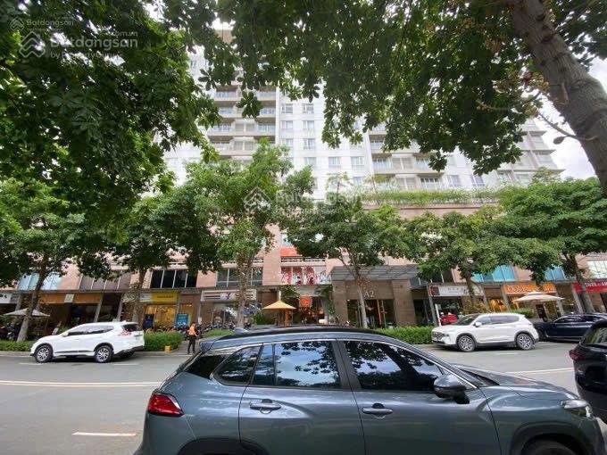 Cho thuê shophouse sarimi 3 tầng giá 90 triệu/tháng.  0906 661 *** em vương