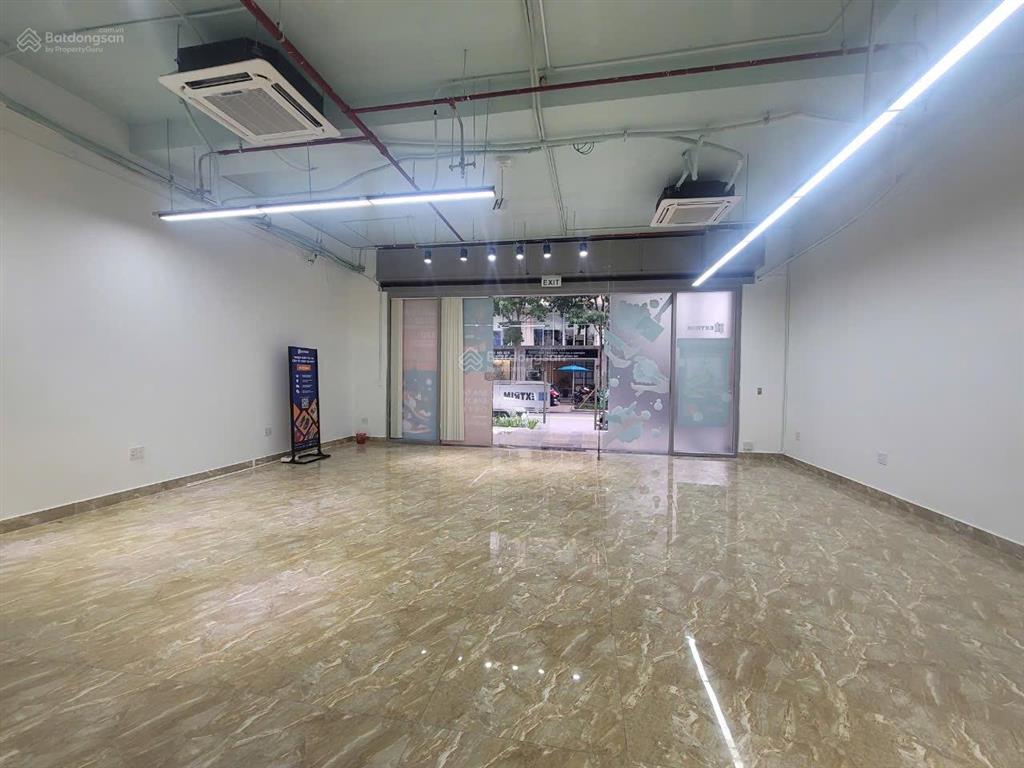 Cho thuê shophouse sarimi 3 tầng giá 90 triệu/tháng.  0906 661 *** em vương