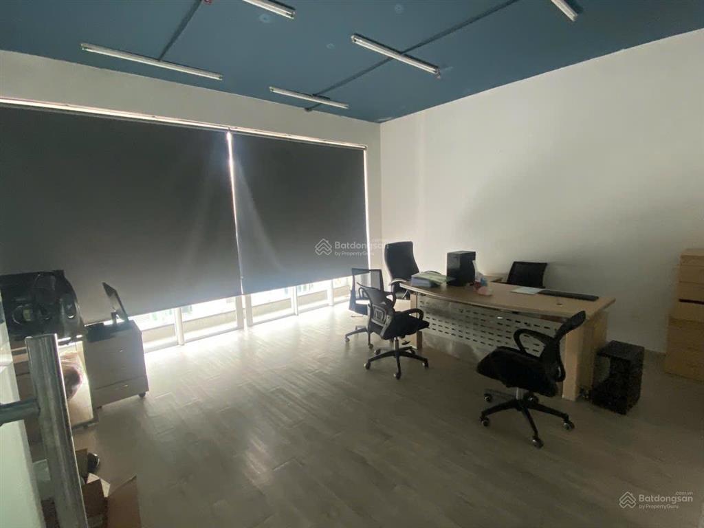 Cho thuê nguyên sàn 70 m2 giá 22 triệu/tháng.  0906 661 ***