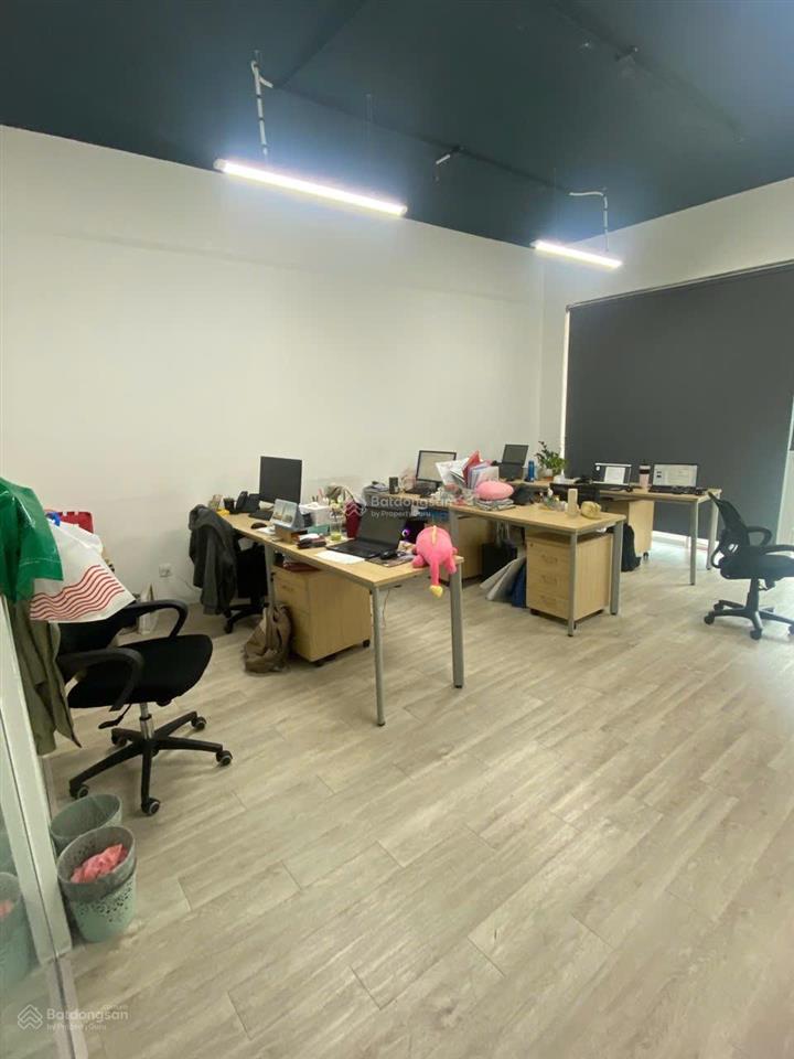 Cho thuê nguyên sàn 70 m2 giá 22 triệu/tháng.  0906 661 ***