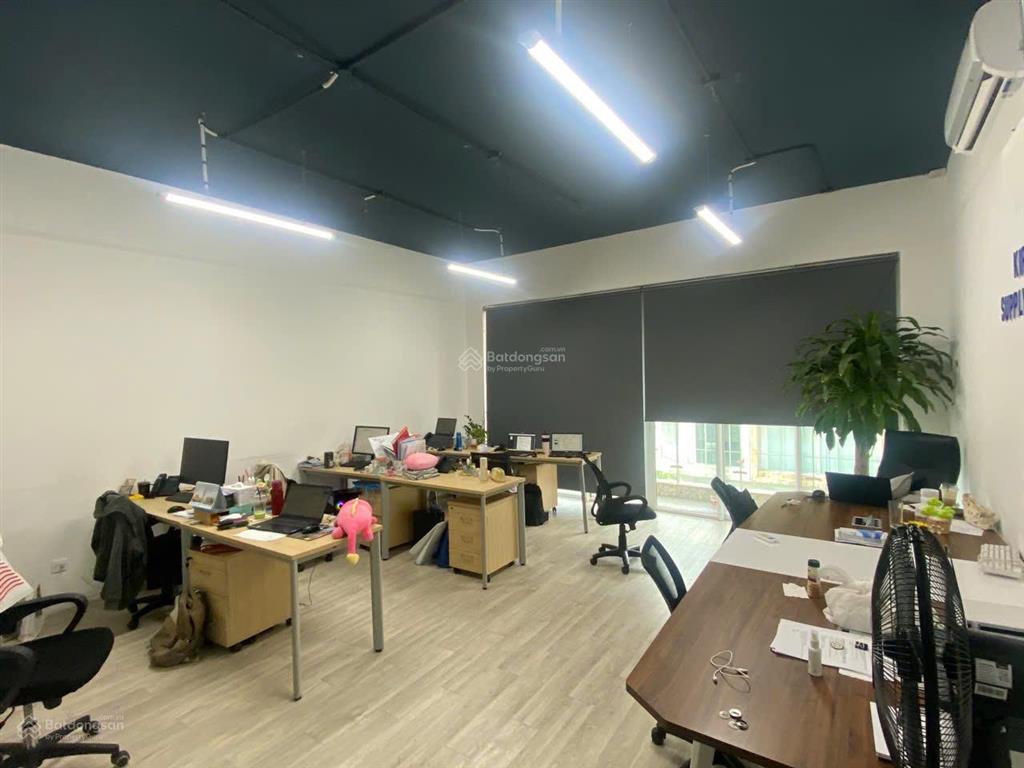 Cho thuê nguyên sàn 70 m2 giá 22 triệu/tháng.  0906 661 ***