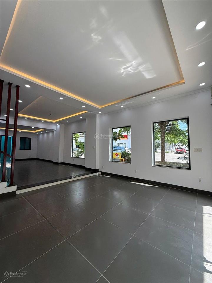 Hiếm nhà đẹp mặt tiền 6m kđt vĩnh điềm trung đường b1 đường ô tô, sổ hồng sang tên.  0901 911 ***