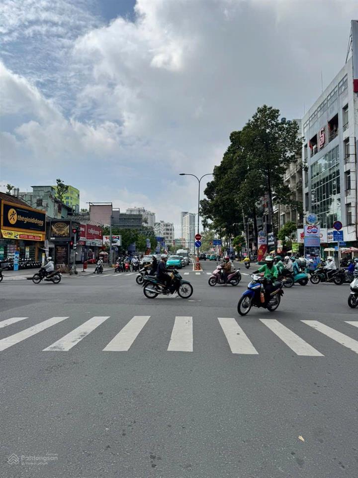 50 tỷ có ngay khuôn đất vip (8,5x30m) mặt tiền ung văn khiêm phường 25 giáp quận 1