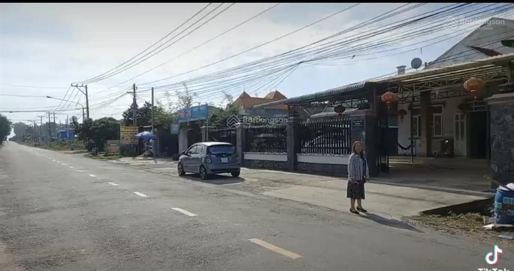 Cần tiền bán lỗ  gần 1000m2  mặt tiền ngã ba lăn xi (dh605)  p. tân định bến cát.