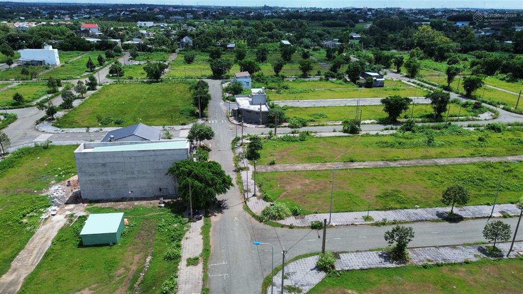 Siêu phẩm đường d6 ,tdc sonadezi ( cđ  br vt) . 90 m2 đối diện công viên .