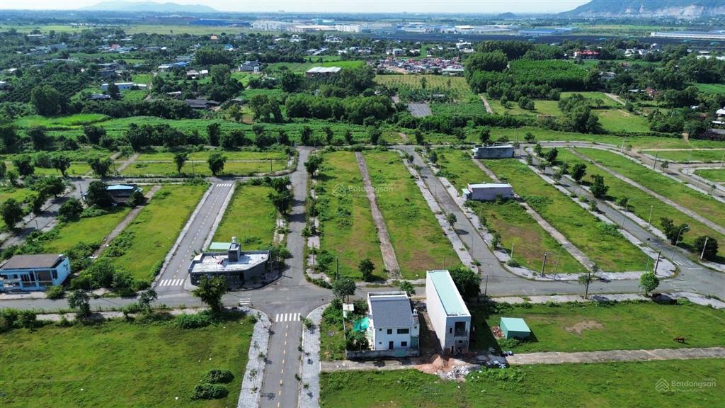 Siêu phẩm , 90 m2 đối diện trung tâm y tế , tại tdc sonadezi ( cđ  br  vt)