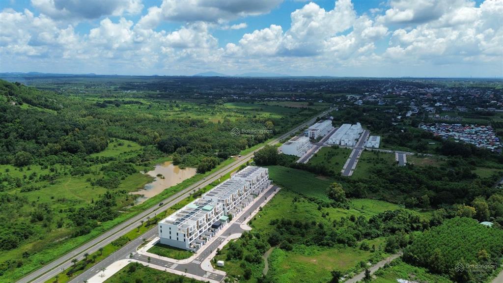 Siêu phẩm , 90 m2 đối diện trung tâm y tế , tại tdc sonadezi ( cđ  br  vt)