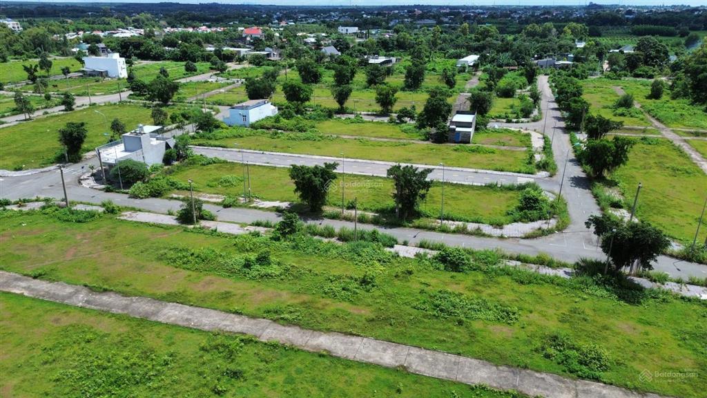 Siêu phẩm tdc sonadezi . đường d 6 .100 m2 .giá 1 tỷ 550.