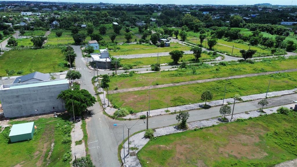 Siêu phẩm tdc sonadezi . đường d 6 .100 m2 .giá 1 tỷ 550.