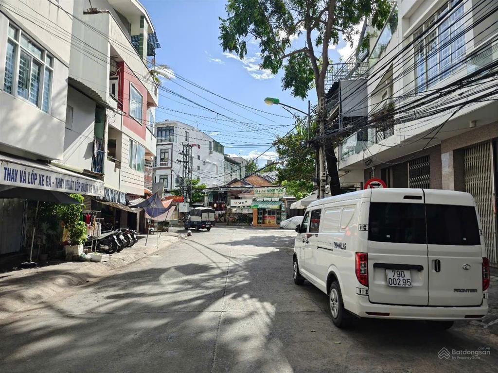 Đất kề góc mặt tiền nguyễn khanh dt 50m2 ngang 4,5m đưởng 13m đang cho thuê 7tr/tháng