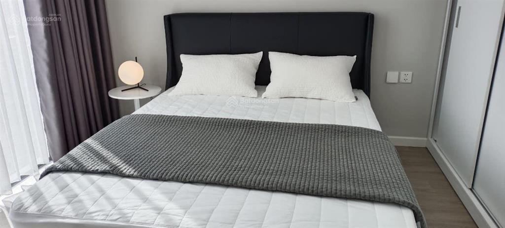 Bán căn hộ cc az sky định công  dt 78m2, 2 phòng ngủ, 2 vs, giá 5.5tỷ