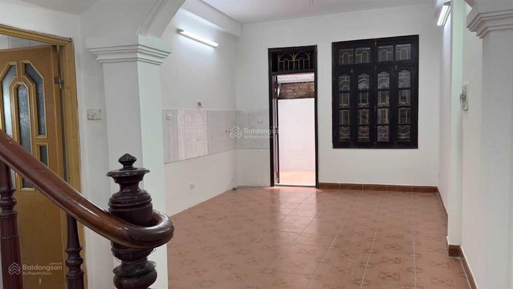 Cho thuê nhà phân lô kđt định công  dt 73m², 4 tầng, mặt tiền 4.5m, ô tô đỗ cổng