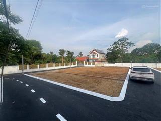 Chị gái e cần tiền nên bán gấp lô đất 100m2 mặt tiền 6m , đường ô tô tránh , đất ở 100%