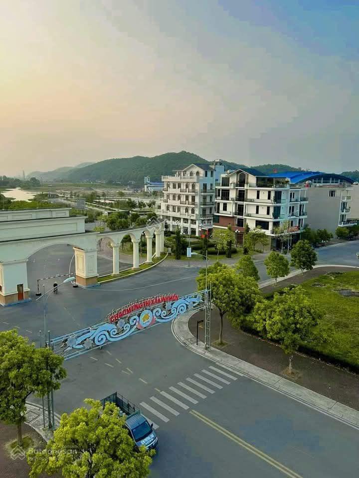 Cần bán gấp liền kề 76.5m2, lô view vườn hoa, lô góc đô thị sinh thái thành công tây sơn  kinh môn