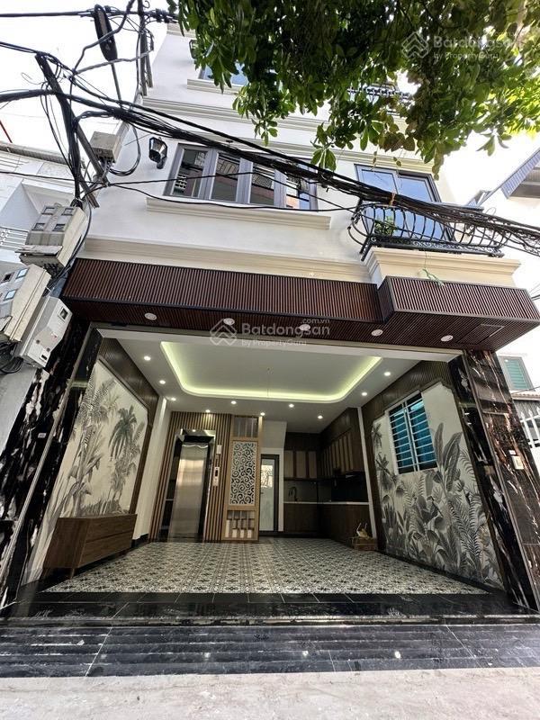 Bán nhà đẹp cầu thang máy ô tô tránh ngô gia tự long biên hà nội 42m2