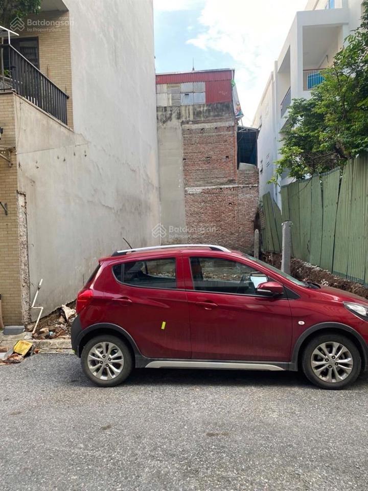 Bán nhanh đất ngọc thuỵ dt 38m ô tô tránh, thửa vuông đẹp, sát công viên