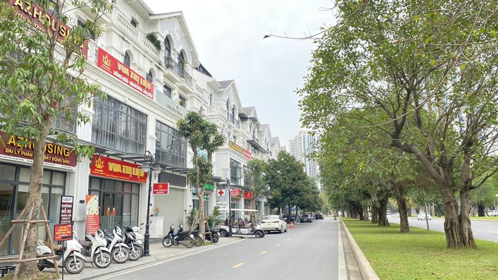 Ngọc trai 6 hoàn thiện có thang máy cho thuê 35 tr/tháng tại vinhomes ocean park 1 gia lâm