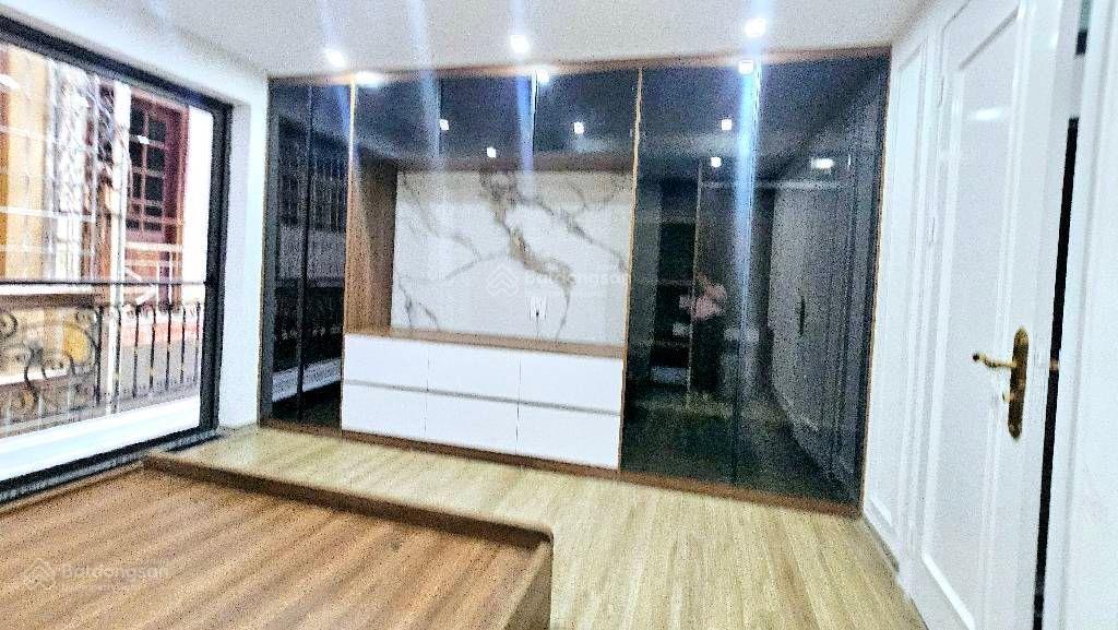 Vương thừa vũ  phân lô  5 tầng thang máy, 47m2, mt4m. giá 13,8 tỷ.