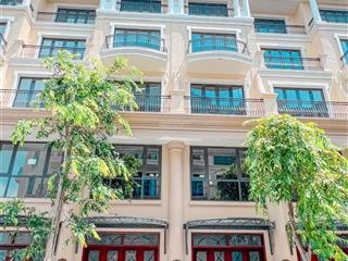 Cần tiền bán gấp căn đảo dừa 70m sát bể bơi pha lê giá 10,2 tỷ rẻ nhất trong tháng 6
