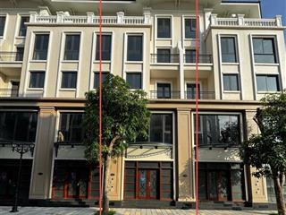 Bán gấp shophouse 70m đối diện chung cư giá chỉ 12 tỷ