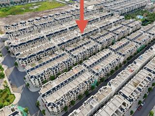 Bán nhanh căn xẻ khẻ sao biển sát vườn hoa giá chỉ 11,4 tỷ