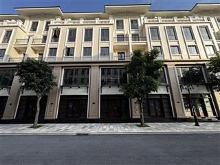 Cần tiền bán nhanh căn thời đại 60m đông nam sát sảnh chung cư giá 9.350 tỷ bao phí.