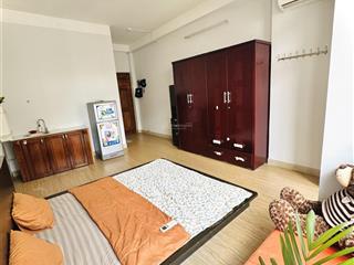 Studio ban công thiết kế ngập ánh sáng, đủ tiện ích