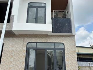 Nhà 2 tầng giáp kcn nam tân uyên