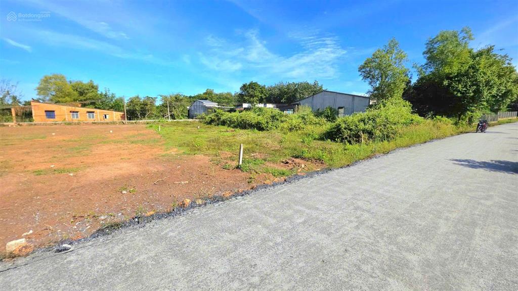 450tr nhựa phước an gần kcn hiệp thạnh 5x27m full thổ cư