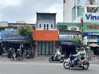 Hiếm. nhà 3 tầng mặt tiền nguyễn kiệm. 45m2. chỉ hơn 6tỷ. mặt sau hxh. shr vuông vức. gấp bán