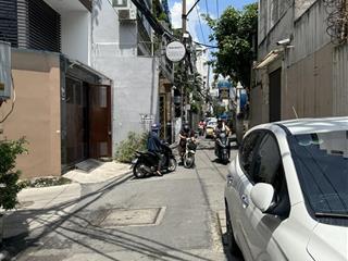 Cực rẻ. khu phan xích long. nhà c4 80m2. ngang hiếm 8m. sát hxh. tiện xây mới. hơn 5tỷ