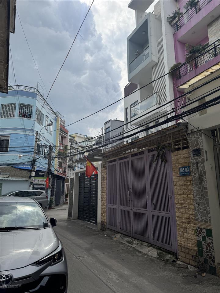 Chdv 5 tầng.ngay hàng xanh. cho thuê 60tr. 60m2 hxh. shr nở hậu. chỉ 11tỷ hơn