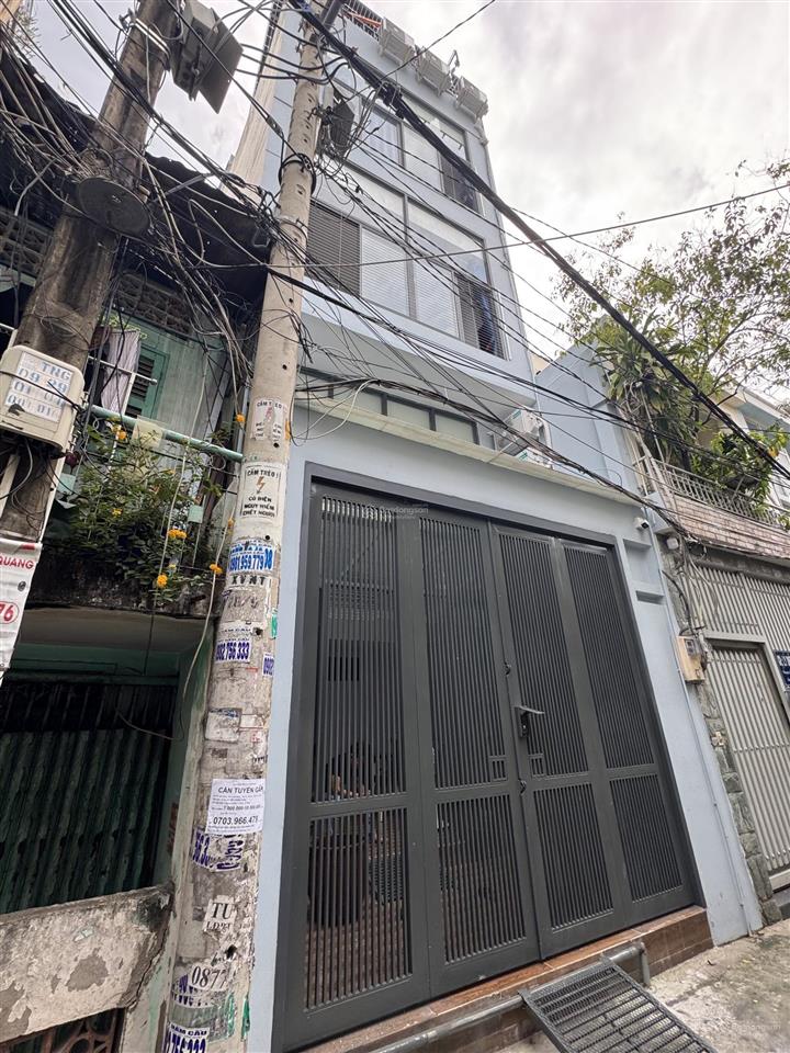 Chdv 5 tầng.ngay hàng xanh. cho thuê 60tr. 60m2 hxh. shr nở hậu. chỉ 11tỷ hơn