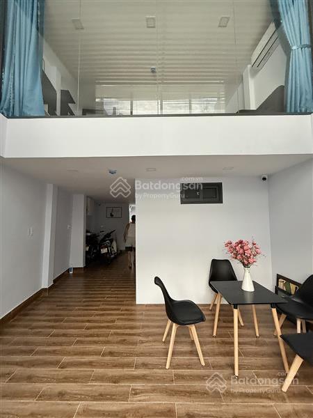 Chdv 5 tầng.ngay hàng xanh. cho thuê 60tr. 60m2 hxh. shr nở hậu. chỉ 11tỷ hơn