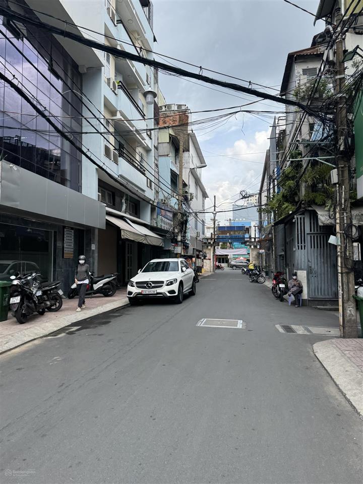 Chdv 5 tầng.ngay hàng xanh. cho thuê 60tr. 60m2 hxh. shr nở hậu. chỉ 11tỷ hơn