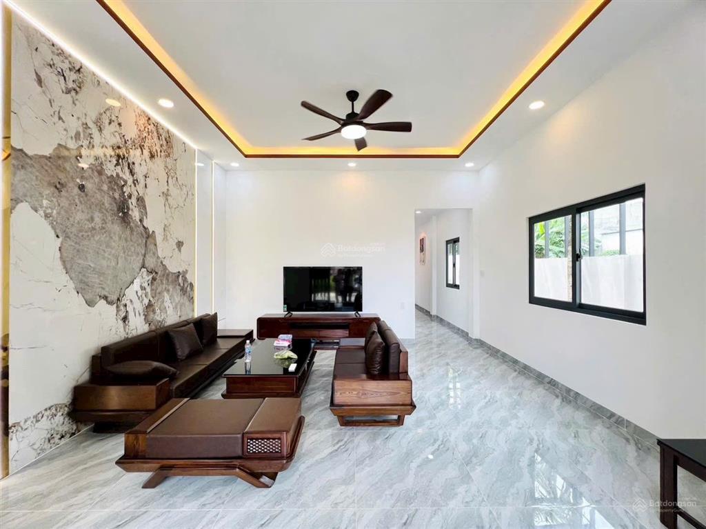 *** nhà vườn hóc môn  đường trần thị bốc. thới tam thôn. hóc môn  diện tích  7,2m x 23m. 150m2.