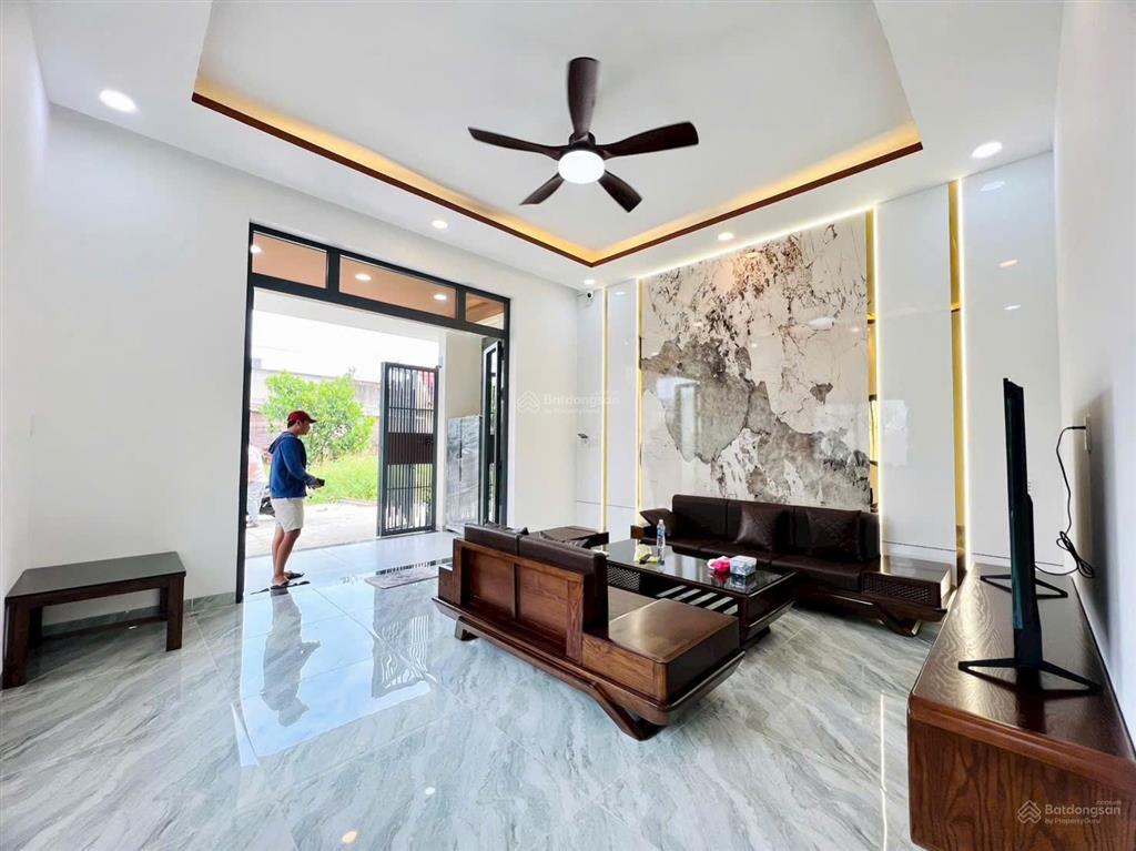 *** nhà vườn hóc môn  đường trần thị bốc. thới tam thôn. hóc môn  diện tích  7,2m x 23m. 150m2.