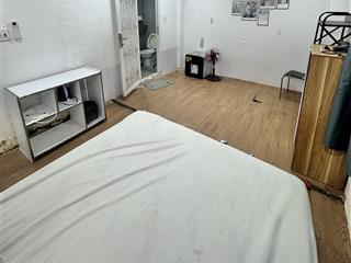 Cho thuê phòng 24 người, nt đầy đủ