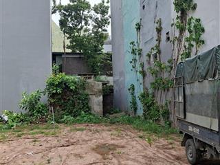 Bán đất tây hồ. 121 m2, ngõ thông, ô tô đỗ cửa, cạnh ciputra, cầu nhật tân. giá 20 tỷ