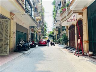 Bán toà nhà văn phòng tt cầu giấy. 60 m2, 9 tầng, vỉa hè ô tô tránh, kinh doanh. giá 32 tỷ