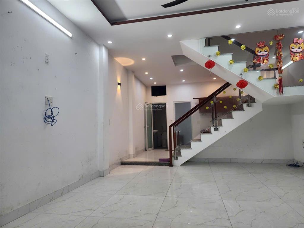 Bán nhà 3 tầng gần biển mân thái  5 phòng ngủ, ở ngay, phù hợp ở & cho thuê
