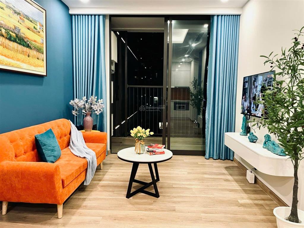 Ecopark chính chủ gửi bán căn 2pn onsen 65m2 view hồ thiên nga, full nội thất chỉ 5.2 tỷ