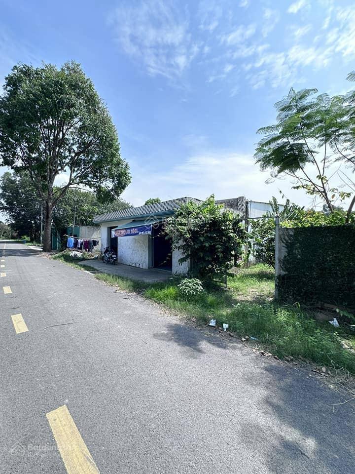 Khách có 2 tỷ 4 mà còn bớt xem qua lô thổ cư 100% đường xe container để dành làm kho xưởng trọ oke